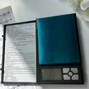 ترازو دیجیتال با دقت یک صدم اندازه گیری وزن تا ۵۰۰ گرم