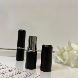 پوکه رژ رینگ نقره‌ای